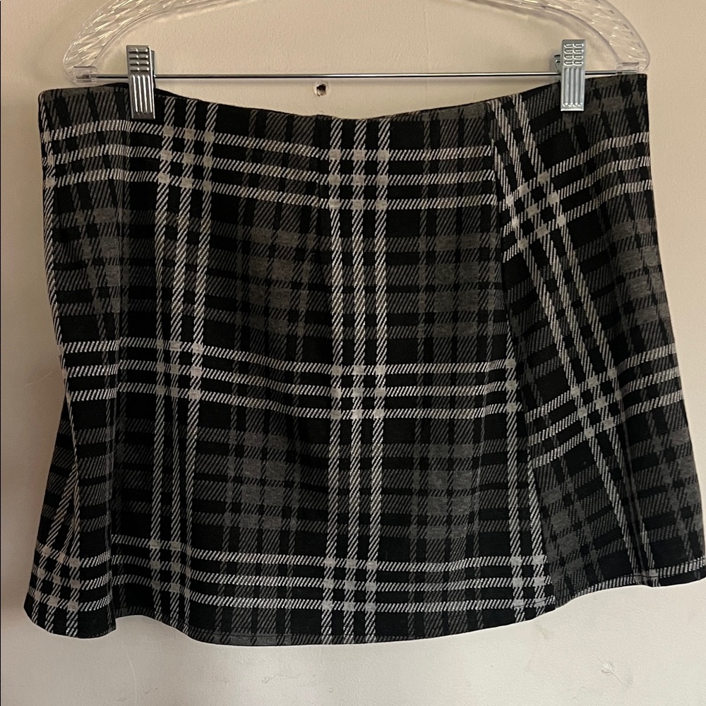 Plaid Black and White Women's Skort
